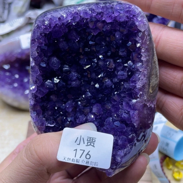 未镶嵌水晶大型摆件（非配饰）