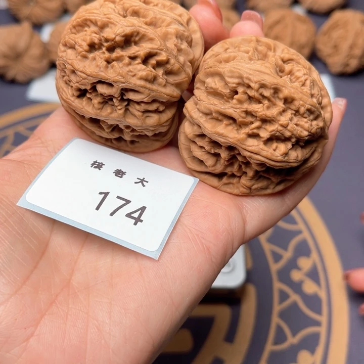 文玩核桃把件48大粗筋 174