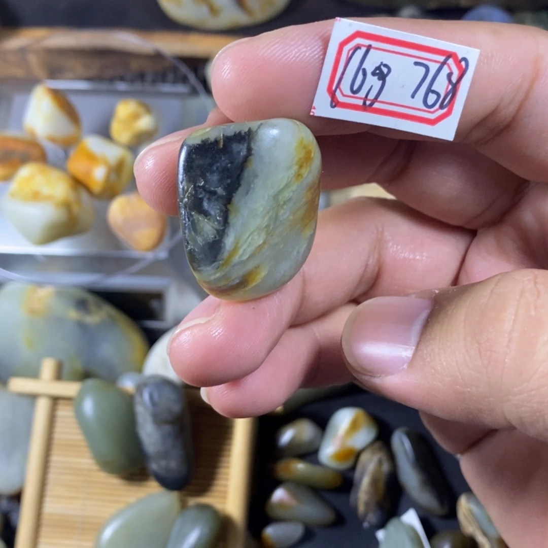 和田玉（糖玉）未镶嵌挂件