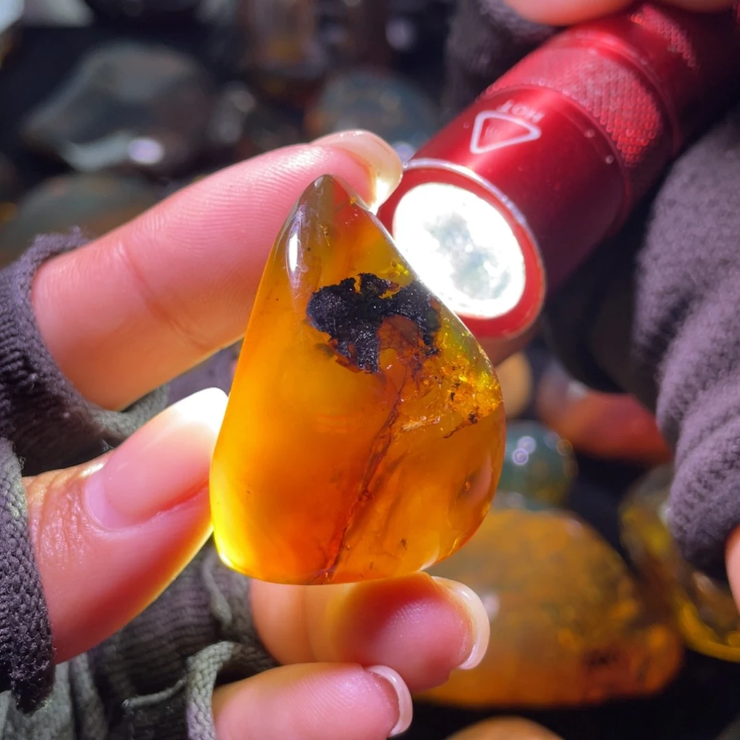 未镶嵌琥珀裸石15号