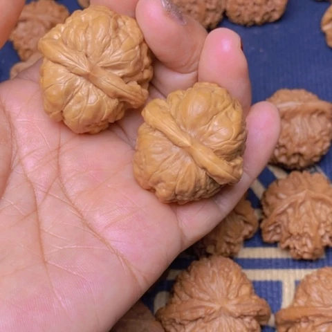 【闪购商品】文玩核桃吊坠@*调蛙蛙36