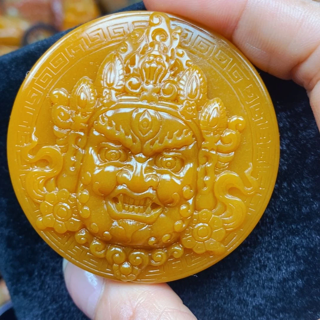 未镶嵌石英质玉（黄龙玉）颈饰