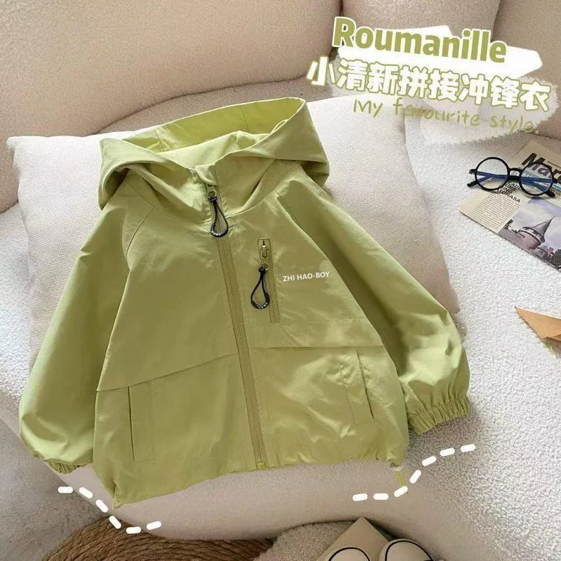 男童春秋外套2025新款儿童连帽冲锋衣中小童韩版休闲帅气拉链衫潮