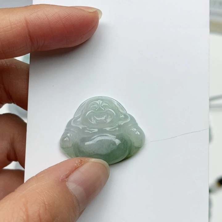翡翠未镶嵌颈饰佛公