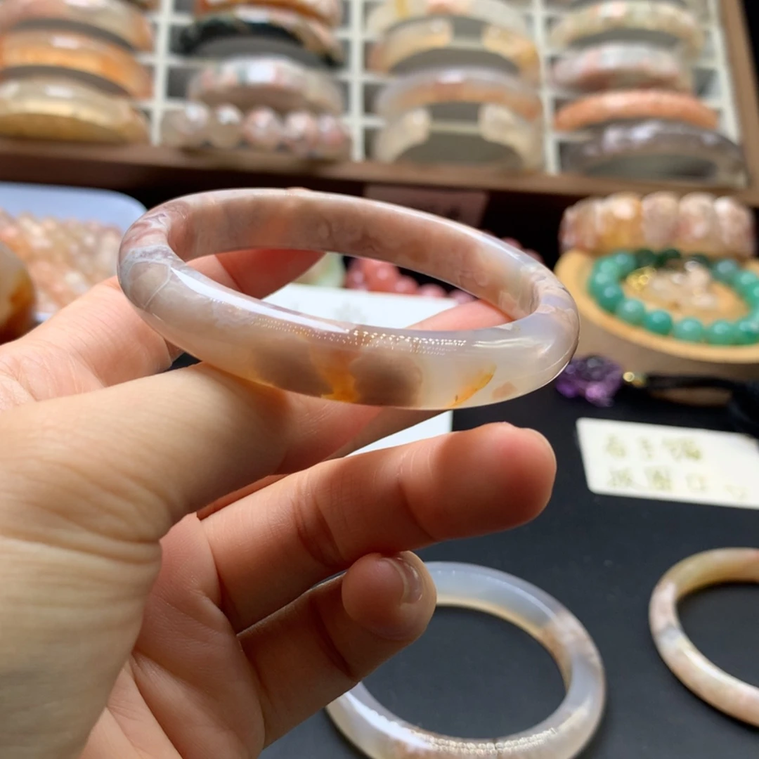 【闪购商品】手镯玛瑙/玉髓未镶嵌花****?