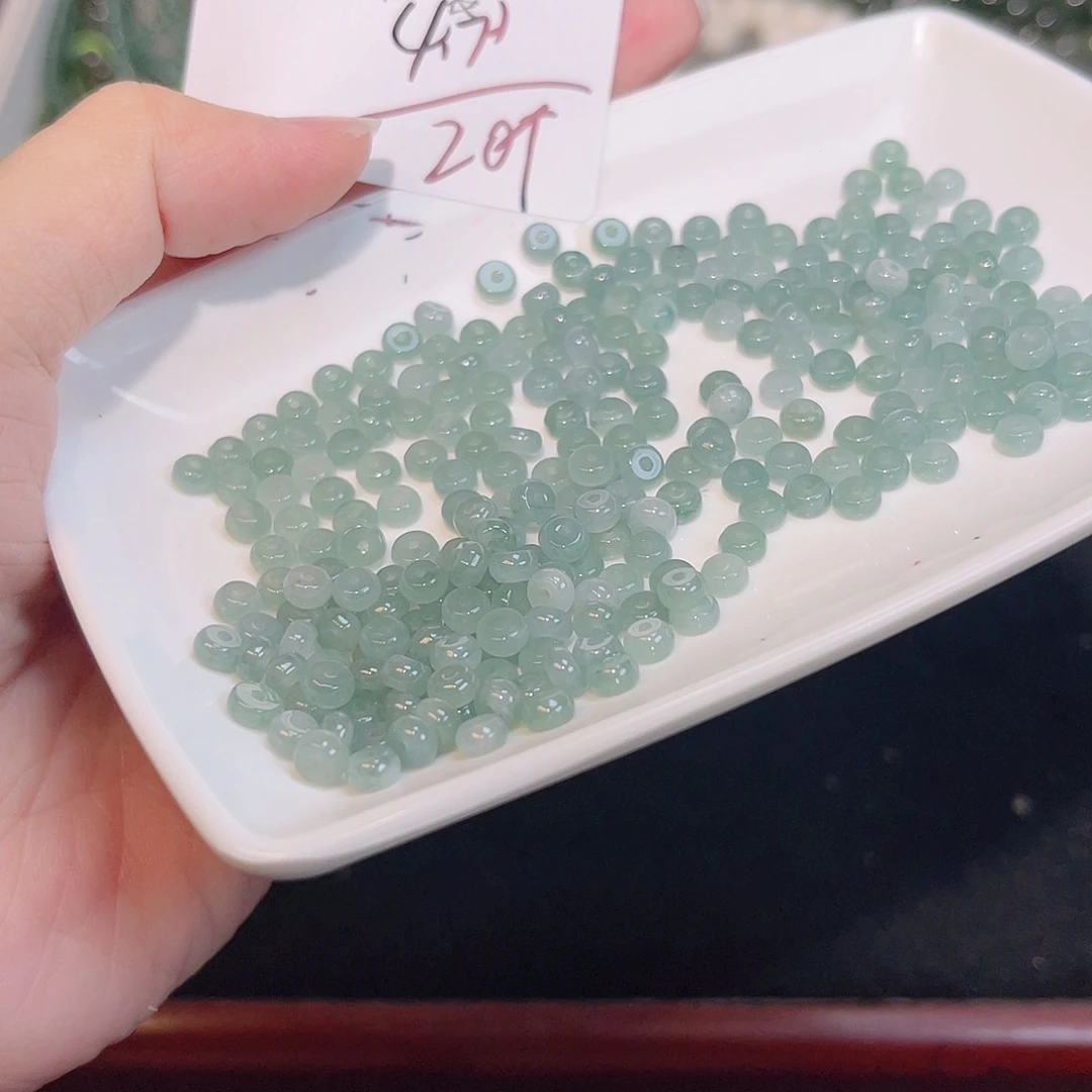 未镶嵌珠宝半成品水晶126 。
