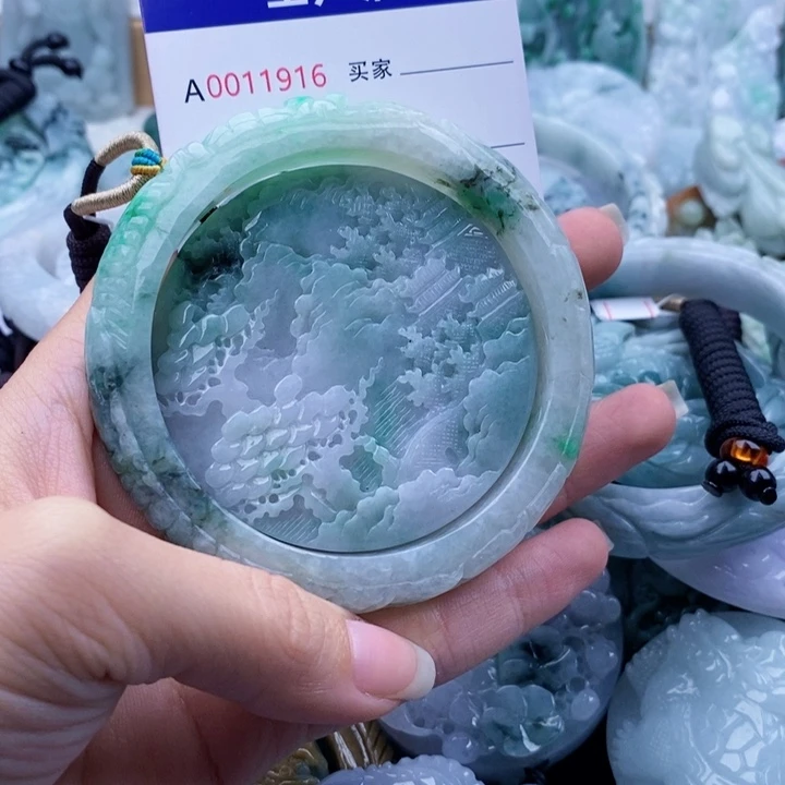 翡翠未镶嵌吊坠(不含链)?****