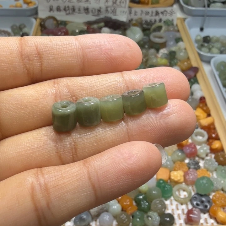 和田玉未镶嵌珠宝半成品
