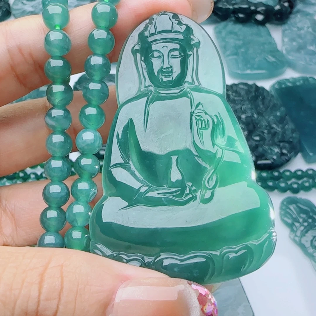 翡翠未镶嵌颈饰多样性发货天然的A货翡翠