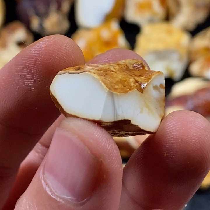 未镶嵌定制琥珀P***7