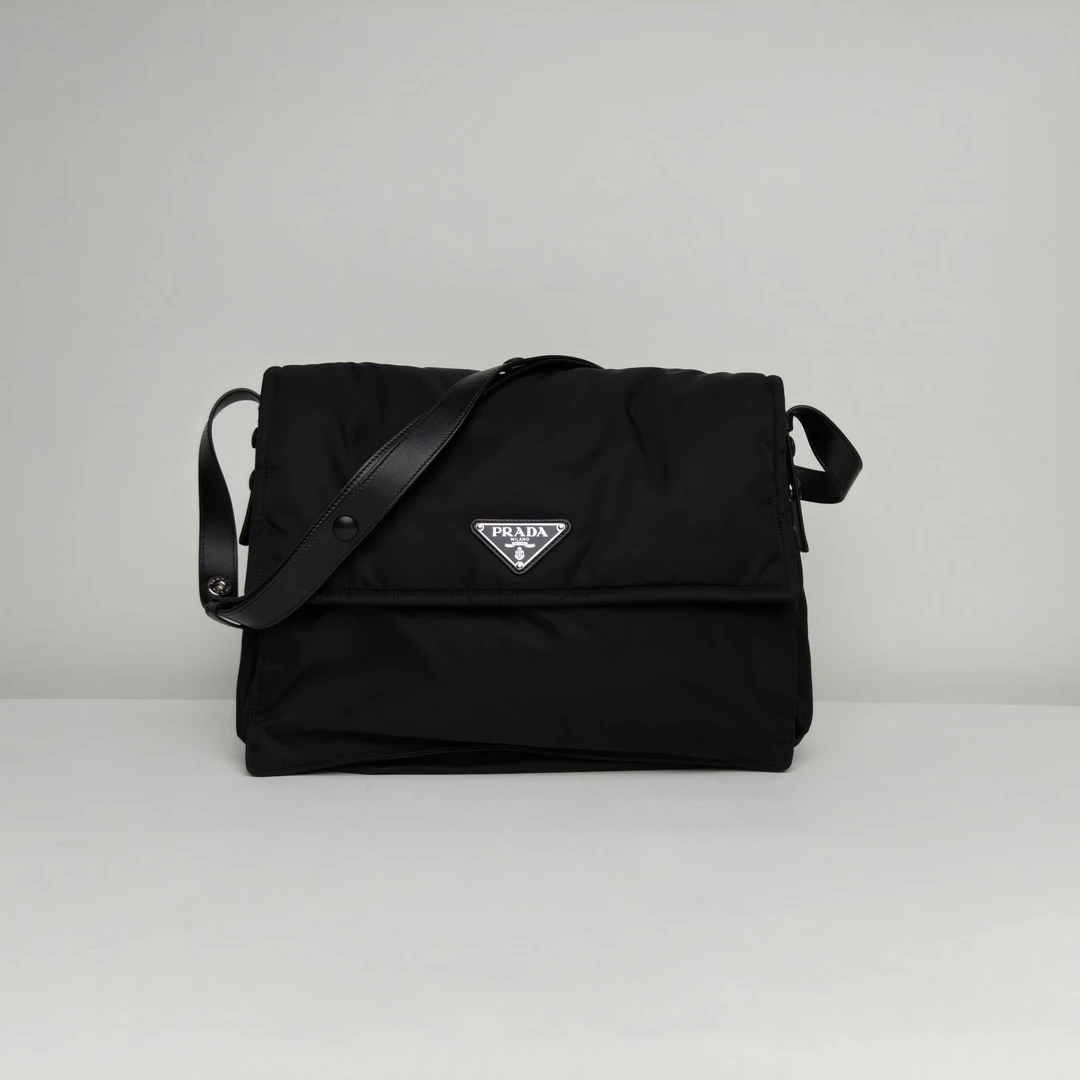 99新 Prada/普拉达 【娇】邮差包 大号 黑色 尼龙 111933