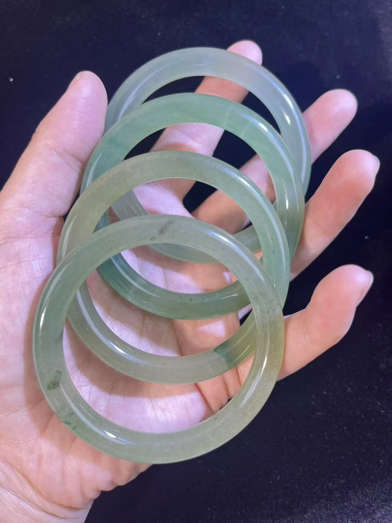 晴水冰透少女圆条玉气质百搭青白叮当镯39.9玉手镯