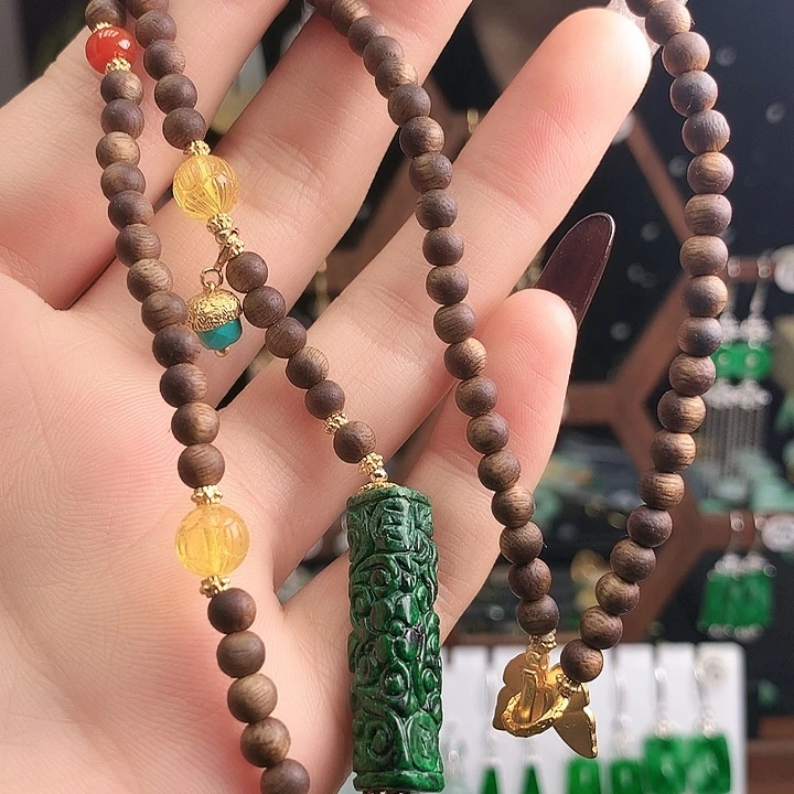 翡翠未镶嵌颈饰吊坠