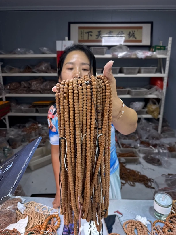 Z12库存小尺寸小金刚脖挂(事多绕道)品相尺寸挨着发 不支持下水