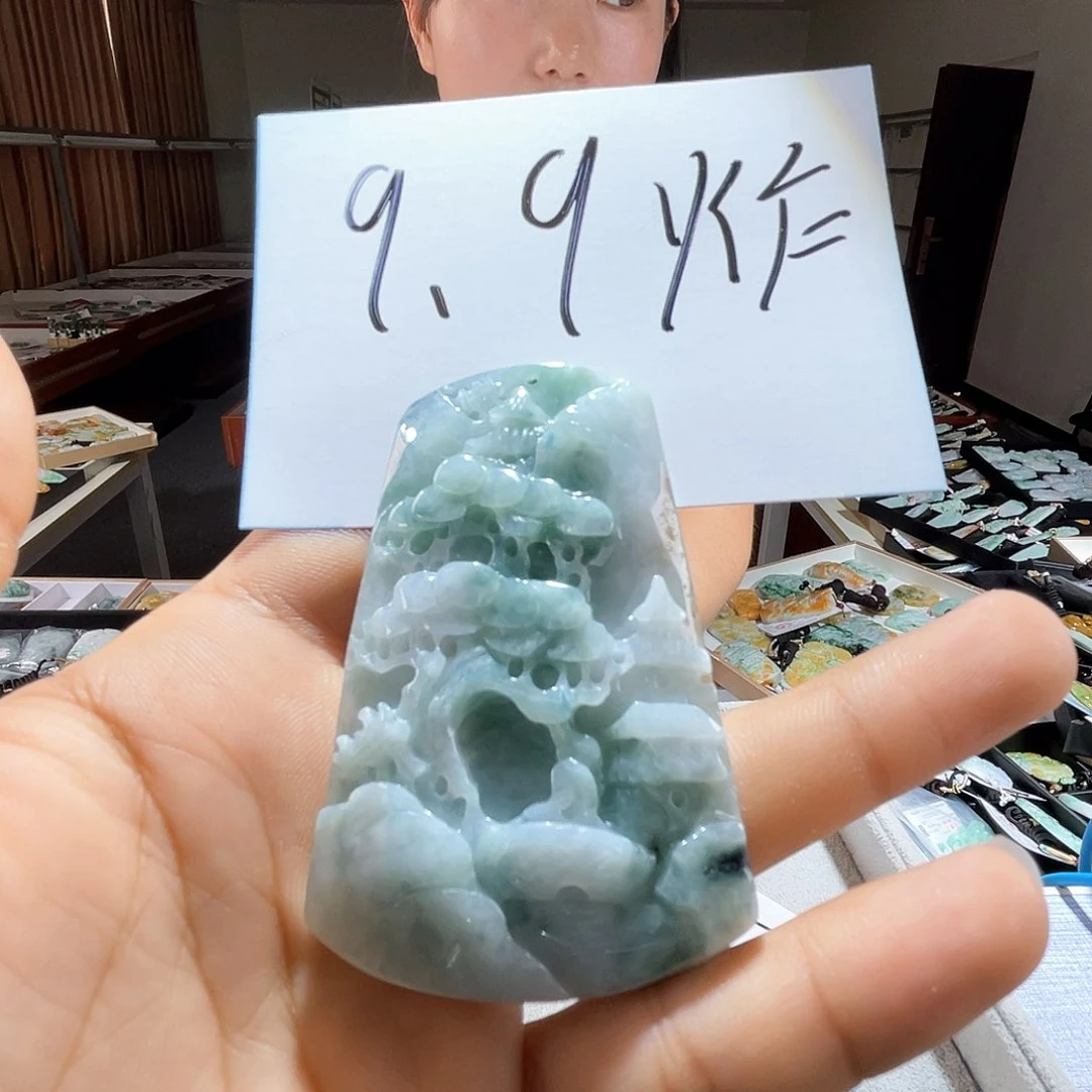 翡翠未镶嵌颈饰一