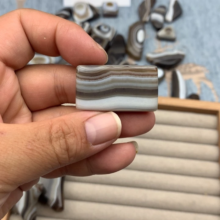 韩***生玛瑙/玉髓未镶嵌珠宝半成品