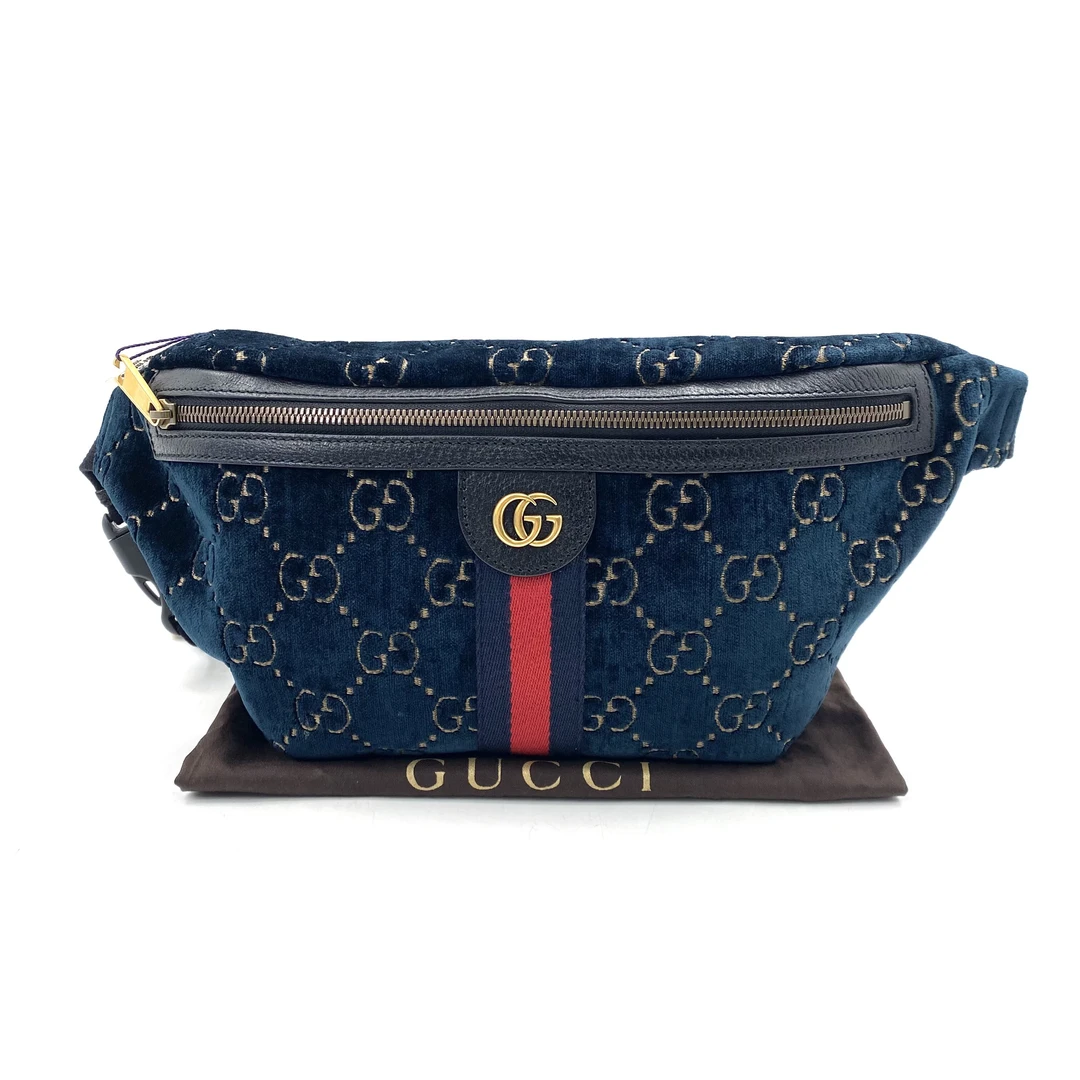 99新 GUCCI/古驰 黑色老花植绒斜挎胸包 尺寸41/18