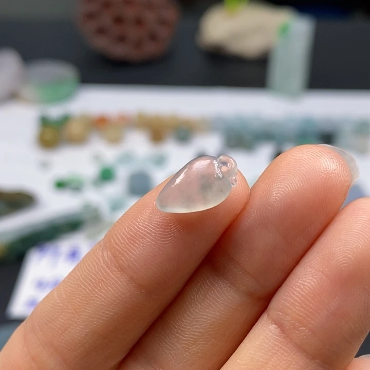 定制翡翠未镶嵌翡翠