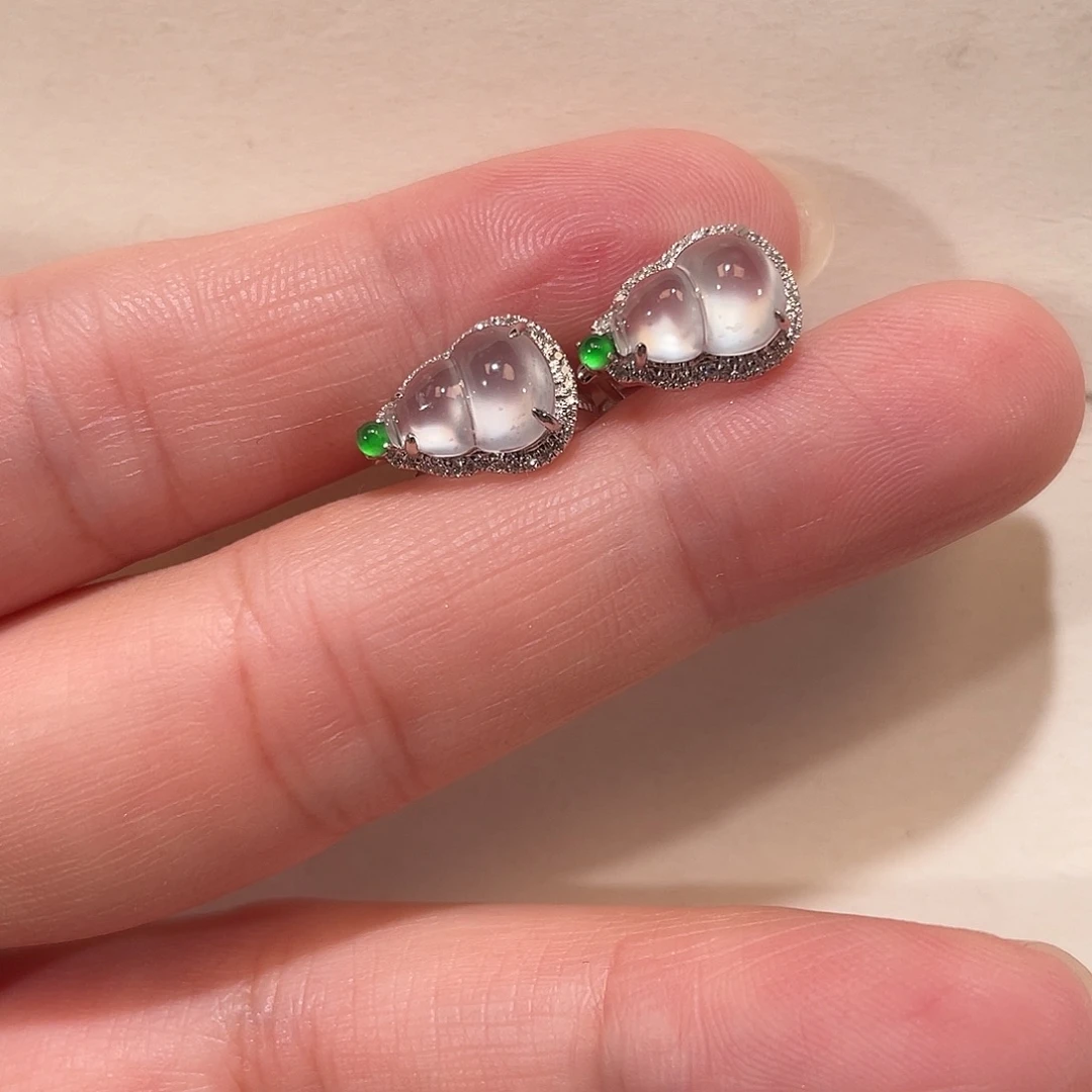 翡翠18K金镶嵌耳饰南非钻