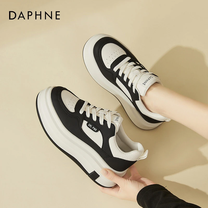 达芙妮厚底板鞋女2025新款春秋学生黑白熊猫鞋增高软底运动休闲鞋