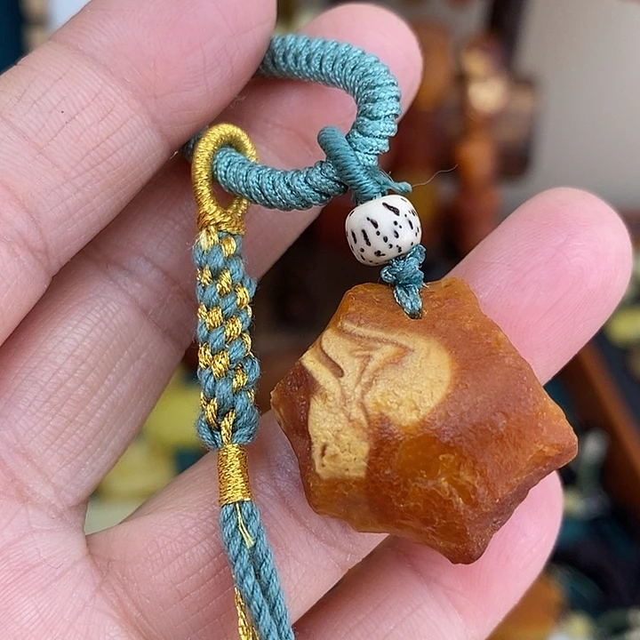 琥珀未镶嵌颈饰钥匙扣