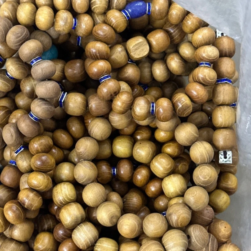 Q16黄金檀1.4cm手串 样式多样性发其一