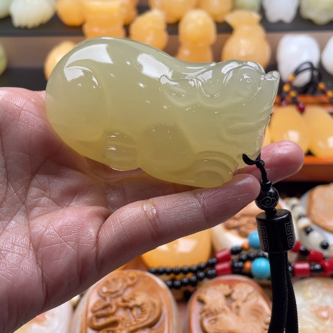 布***韦石材天然古青石手把件