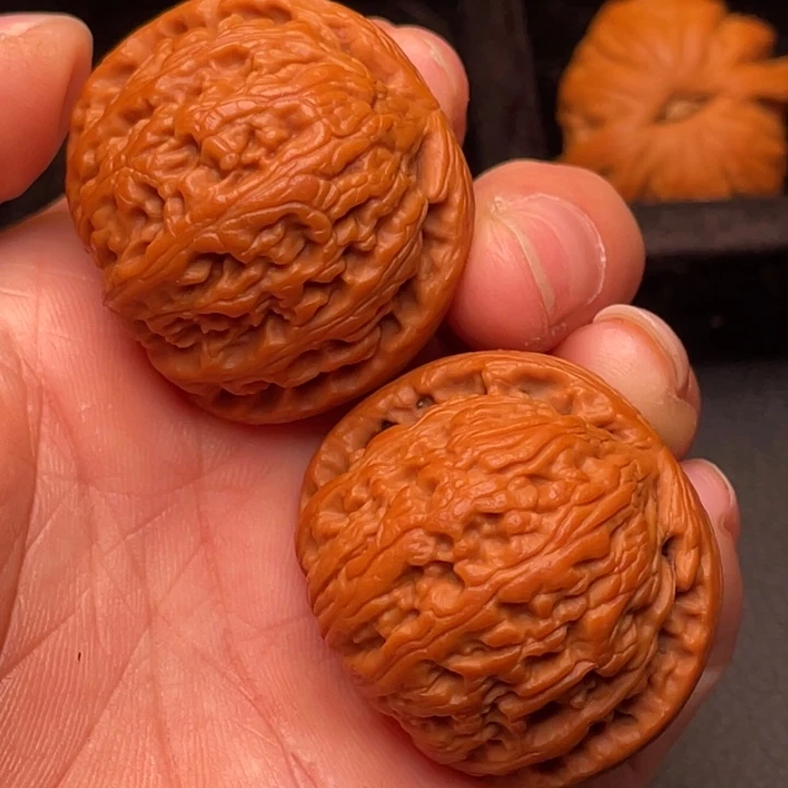 文玩核桃把件秦岭野生核桃