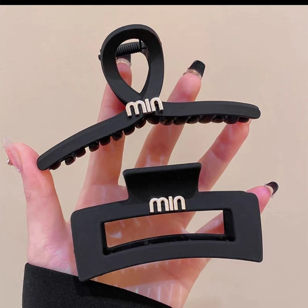 简约多属小众网红磨砂风格日韩鲨鱼夹亚克力非抓夹材质日常黑色