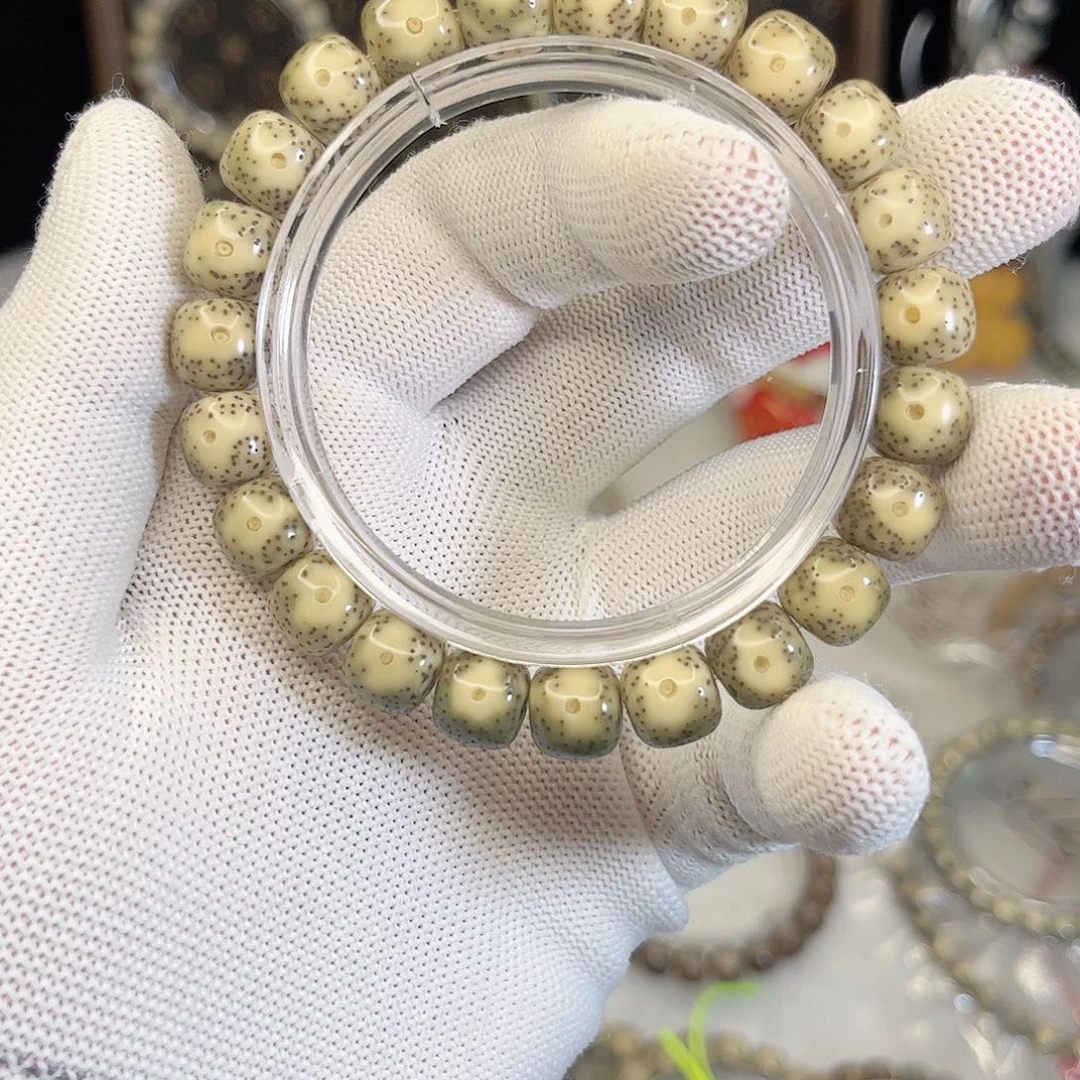 星月菩提手串671 号.  星月菩提.  一物一图.