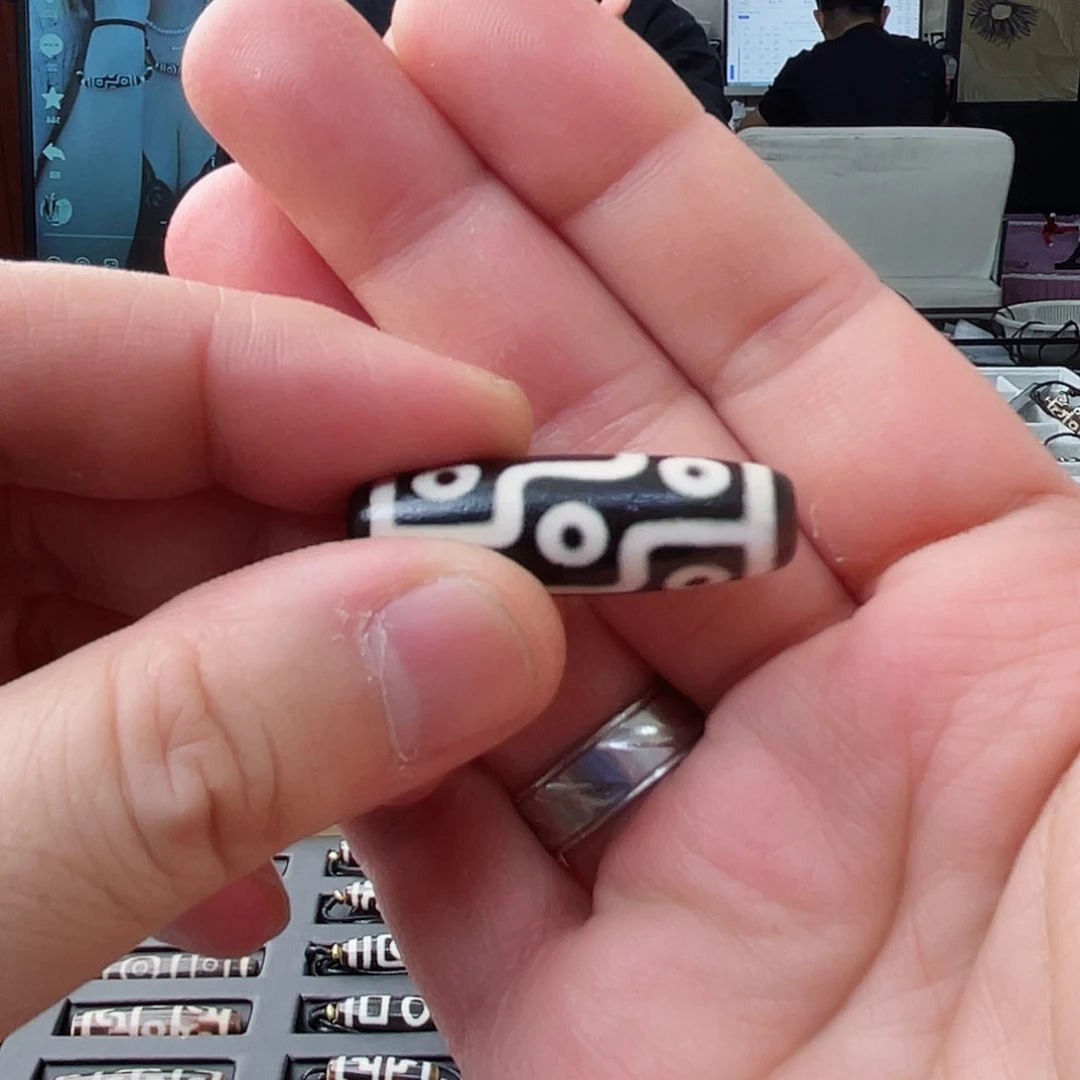 玛瑙/玉髓颈饰未镶嵌缄*