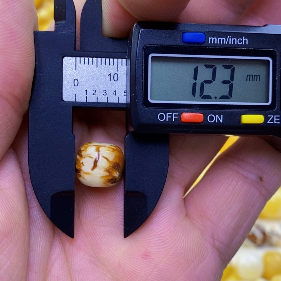 l****未镶嵌琥珀珠宝奇石