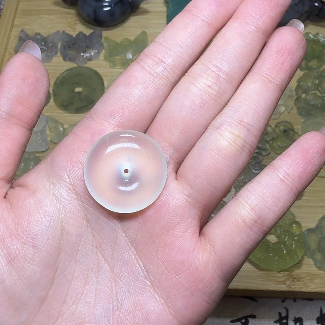 牧***士蛇纹石玉合金颈饰