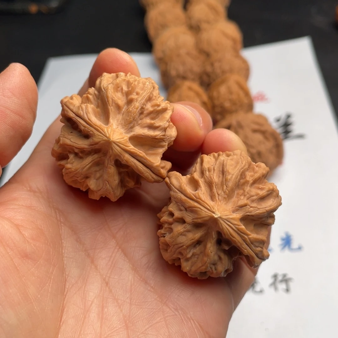 文玩核桃吊坠938。37曹大龙有黄