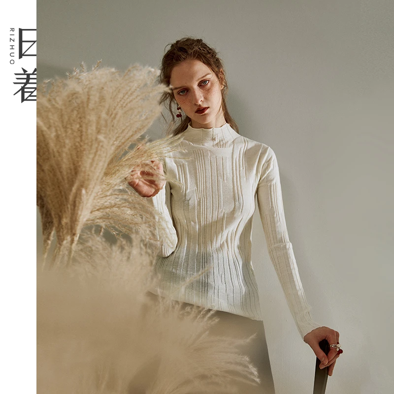 日着寻径小高领长袖针织衫2025款秋季坑条修身打底上衣女RD8396M0