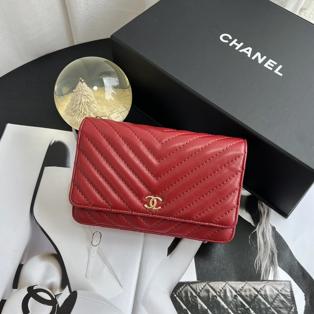 99新 Chanel/香奈儿 香奈儿红金v纹金币发财woc斜挎包 28开带卡