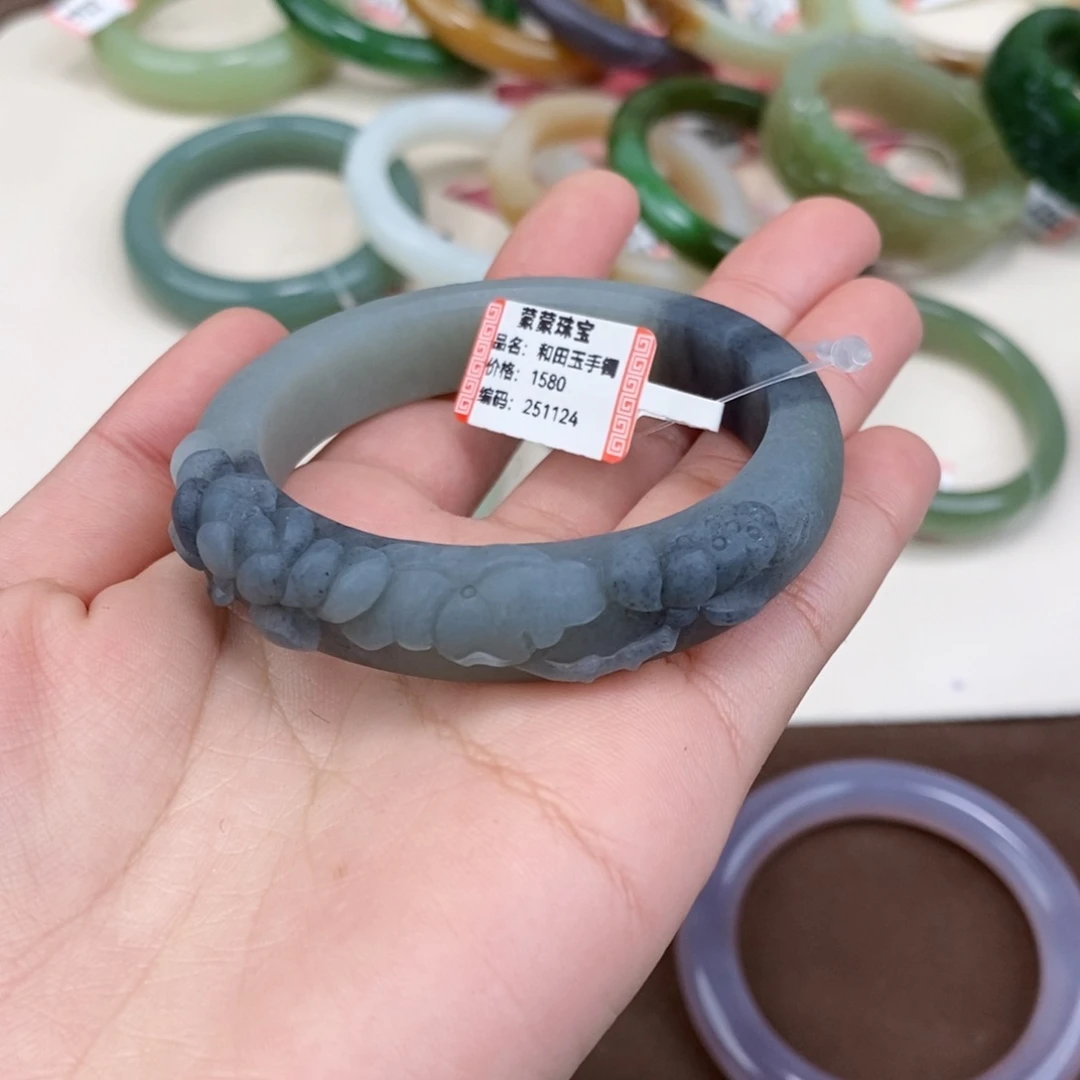 十***具和田玉未镶嵌手镯手镯定制