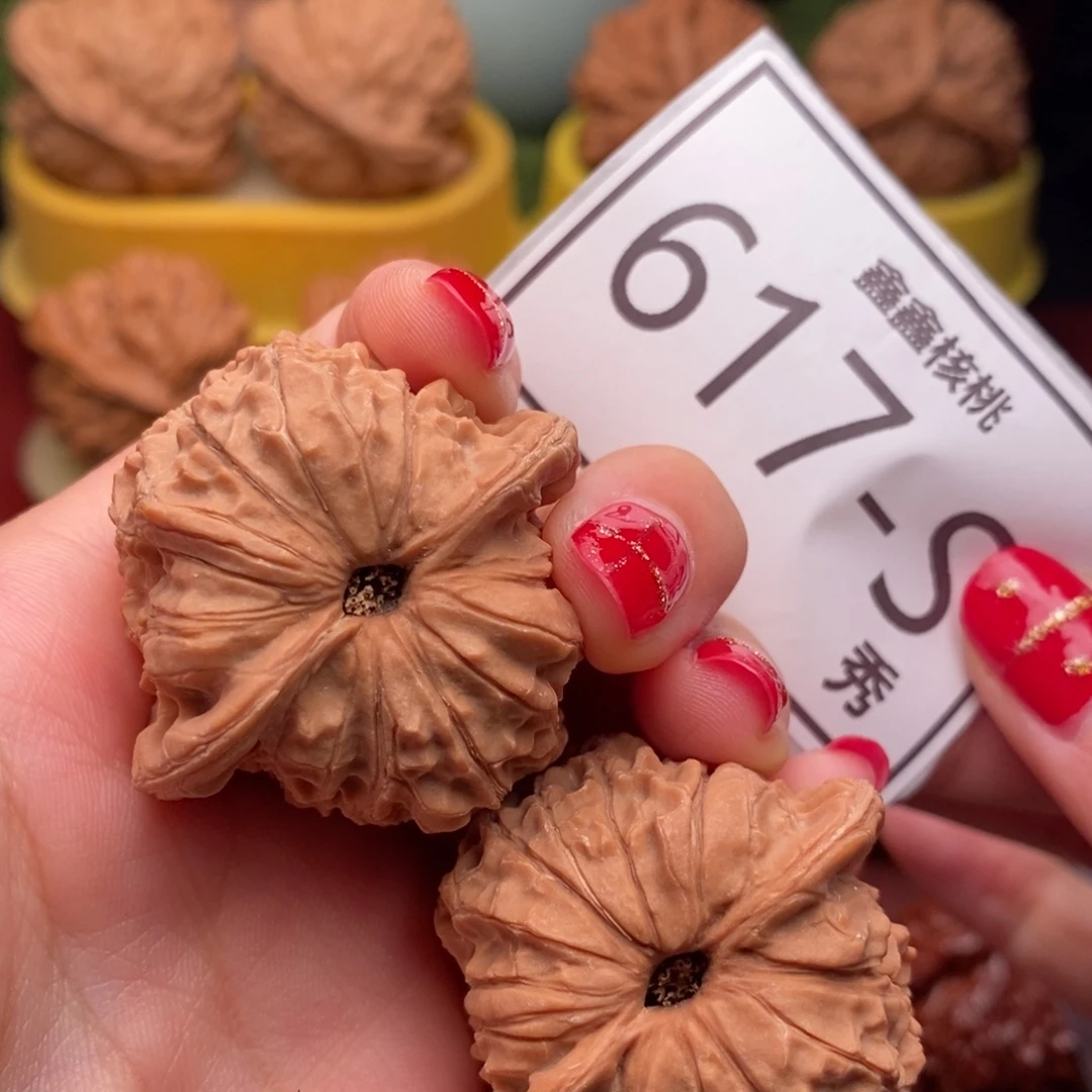文玩核桃把件血麒麟41