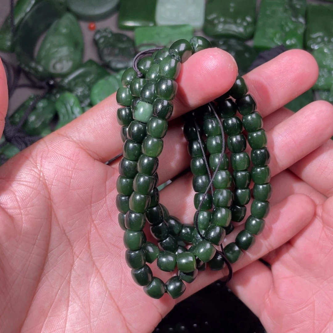 和田玉（碧玉）未镶嵌颈饰终****游