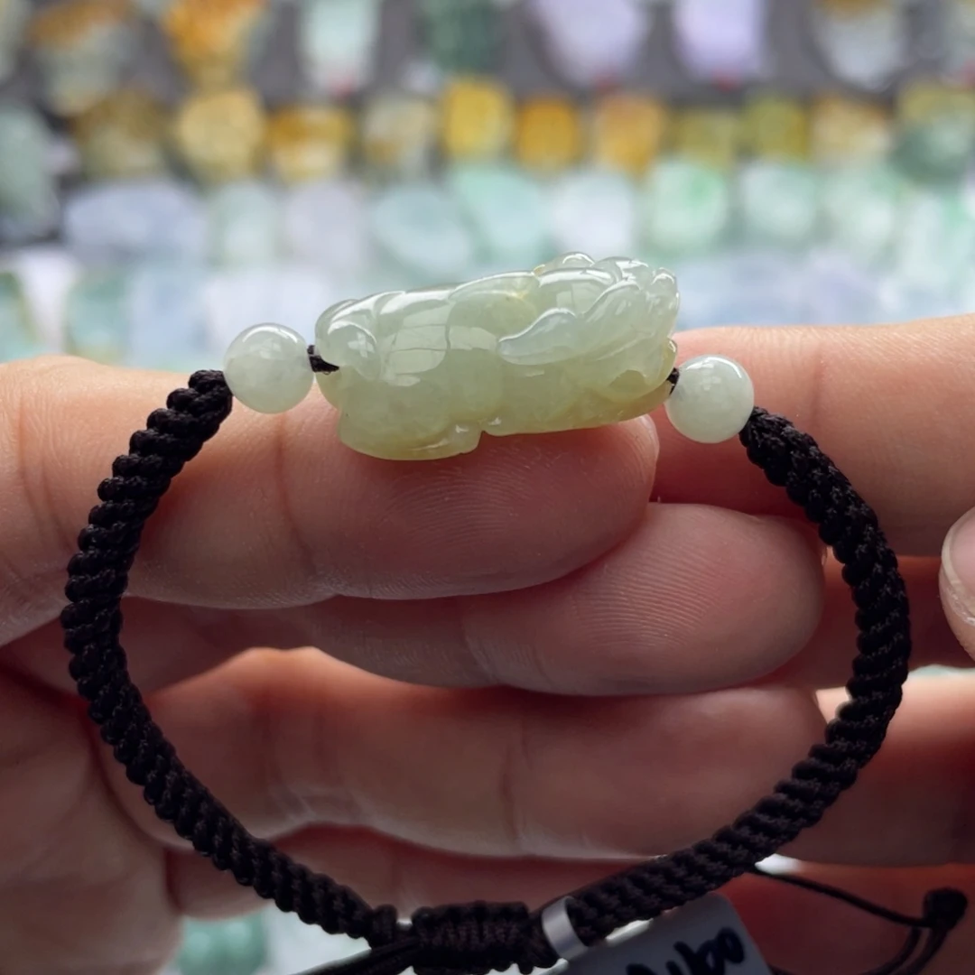 翡翠颈饰未镶嵌貔貅