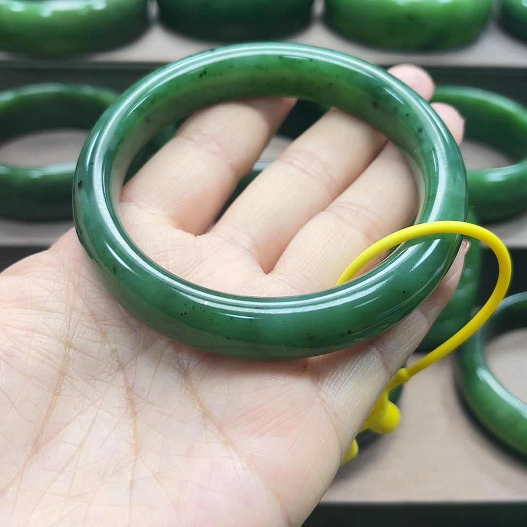 和田玉（碧玉）未镶嵌手镯