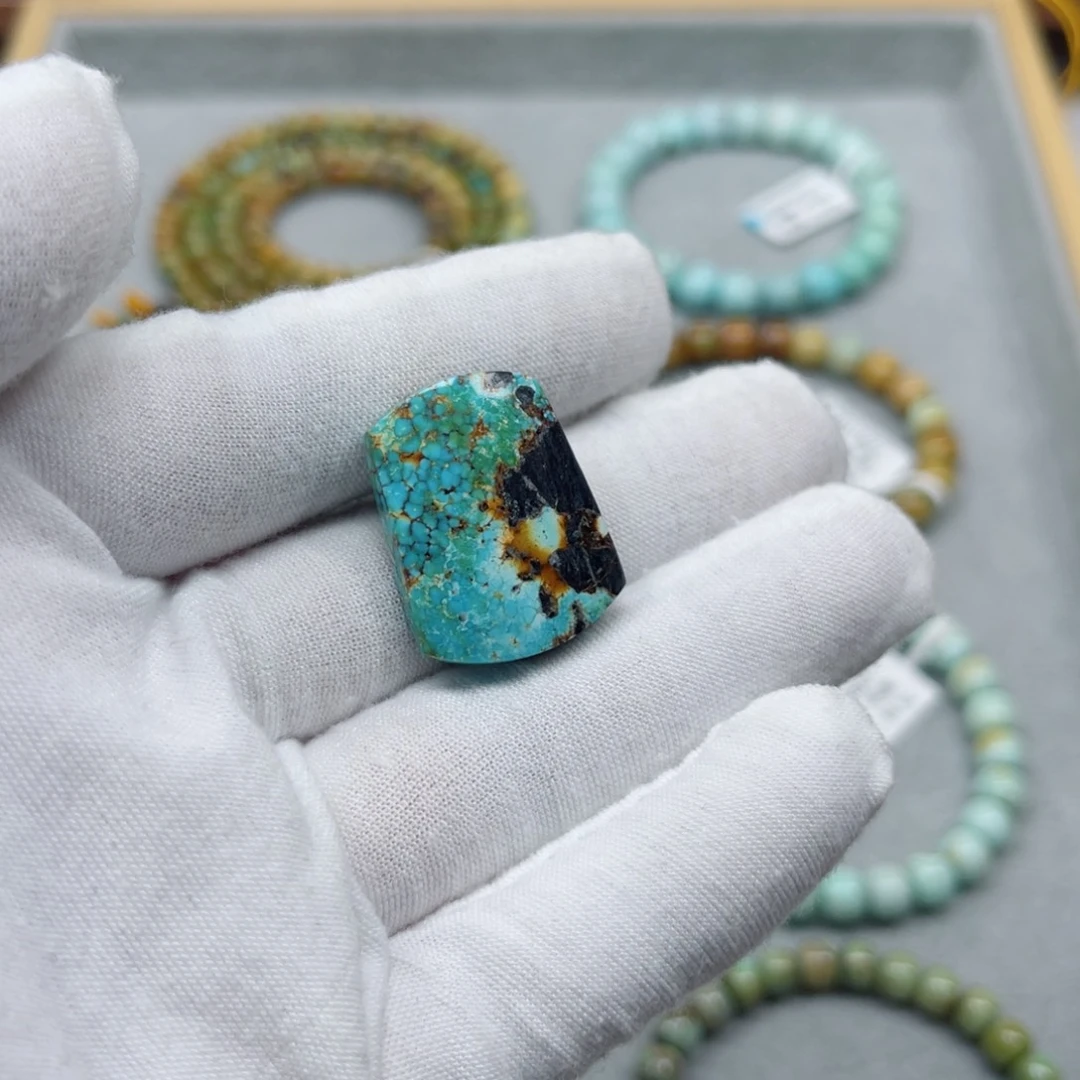 绿松石未镶嵌挂件