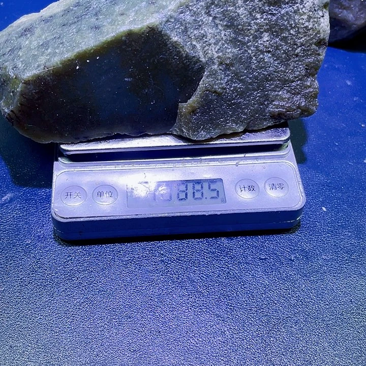 未镶嵌和田玉（糖玉）珠宝半成品