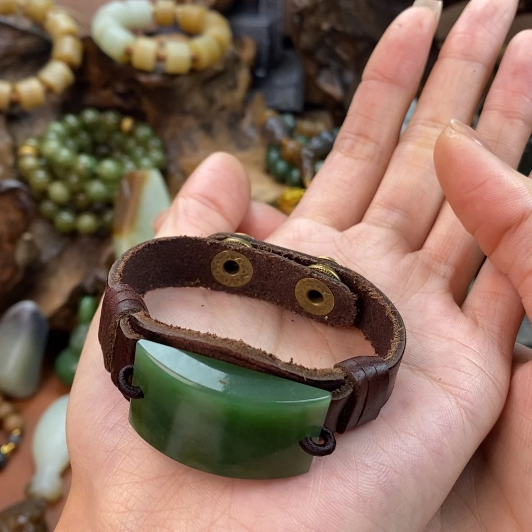 龙***主和田玉未镶嵌颈饰