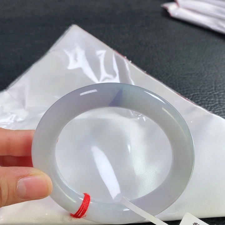 翡翠未镶嵌手镯（圆镯）57圈