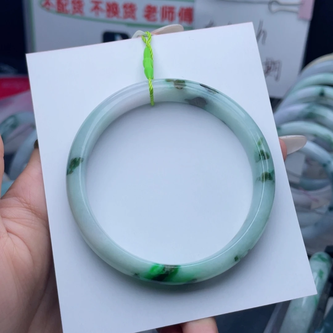 翡翠未镶嵌手镯61.2圈