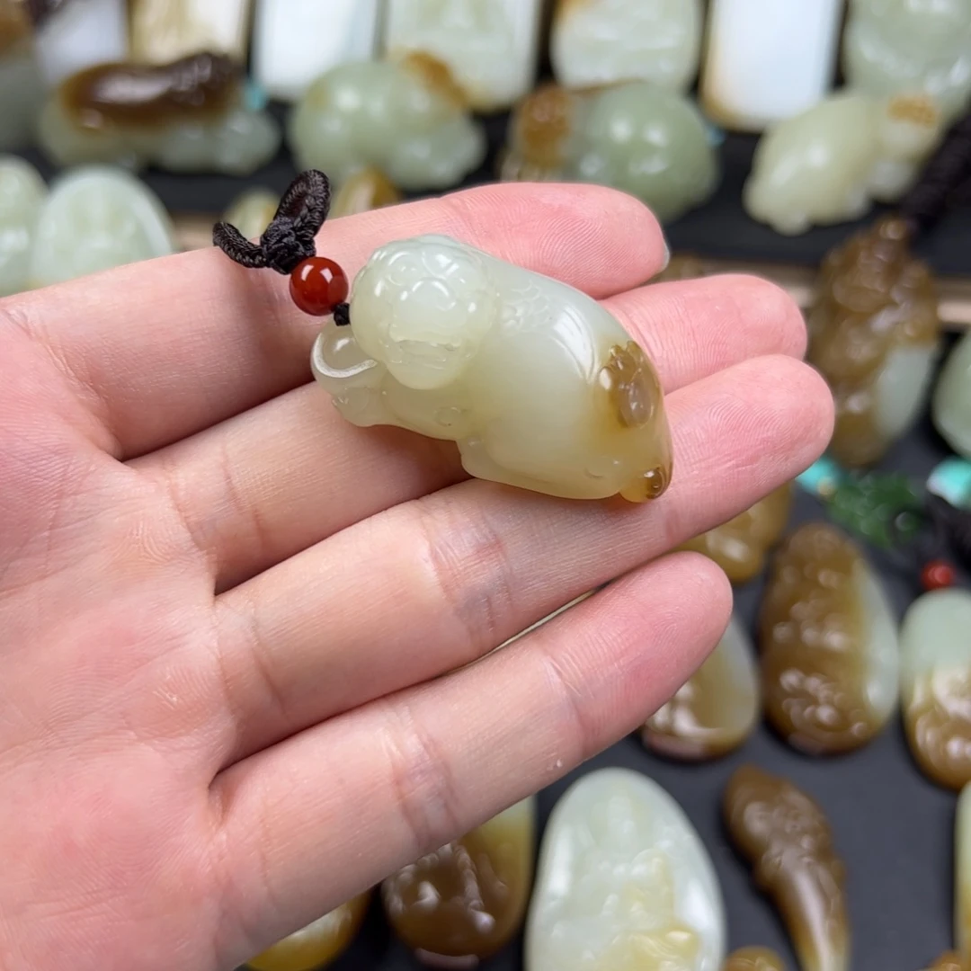 习***惯和田玉（糖玉）未镶嵌颈饰