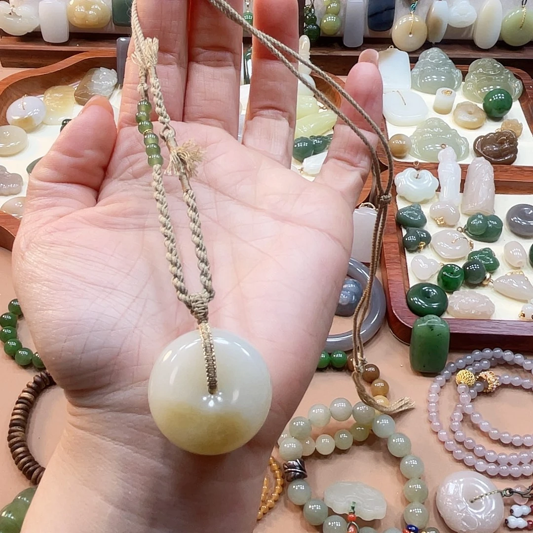 和田玉未镶嵌颈饰