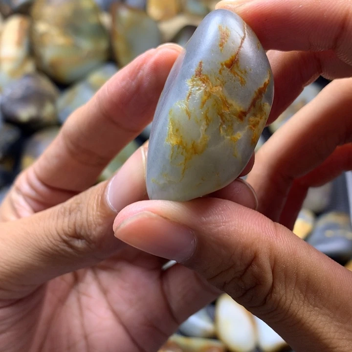 和田玉未镶嵌颈饰炽*