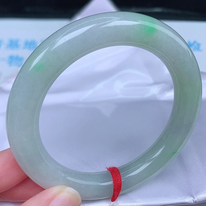 未镶嵌手镯（圆镯）翡翠天然